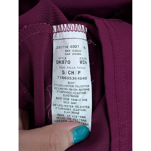 Dickies Wine Red Women's V-Neck Rib Knit Panel Scrub Top Sz S Healthcare Medical - Picture 6 of 8